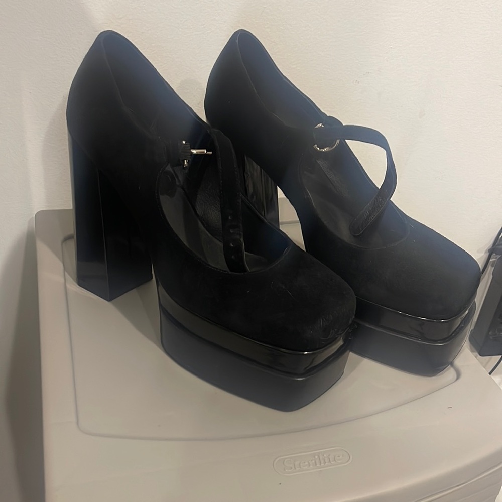 Jeffrey Campbell